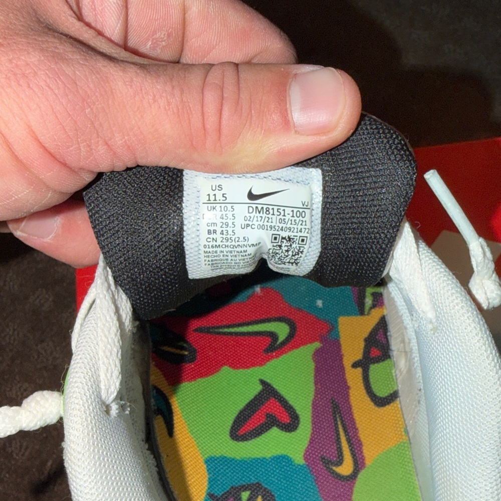 Nike Kids White and Gray Sneakers - Picture 9 of 9